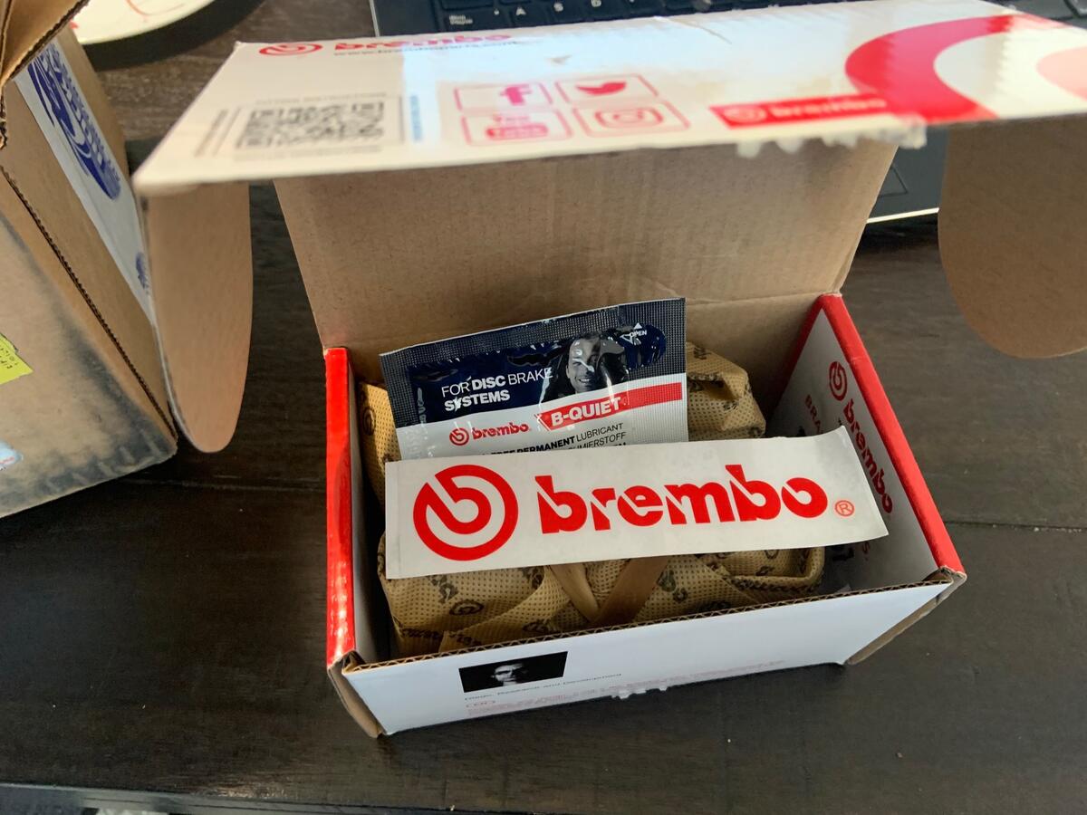 Click image for larger version

Name:	BremboPads.jpg
Views:	689
Size:	118.2 KB
ID:	34848