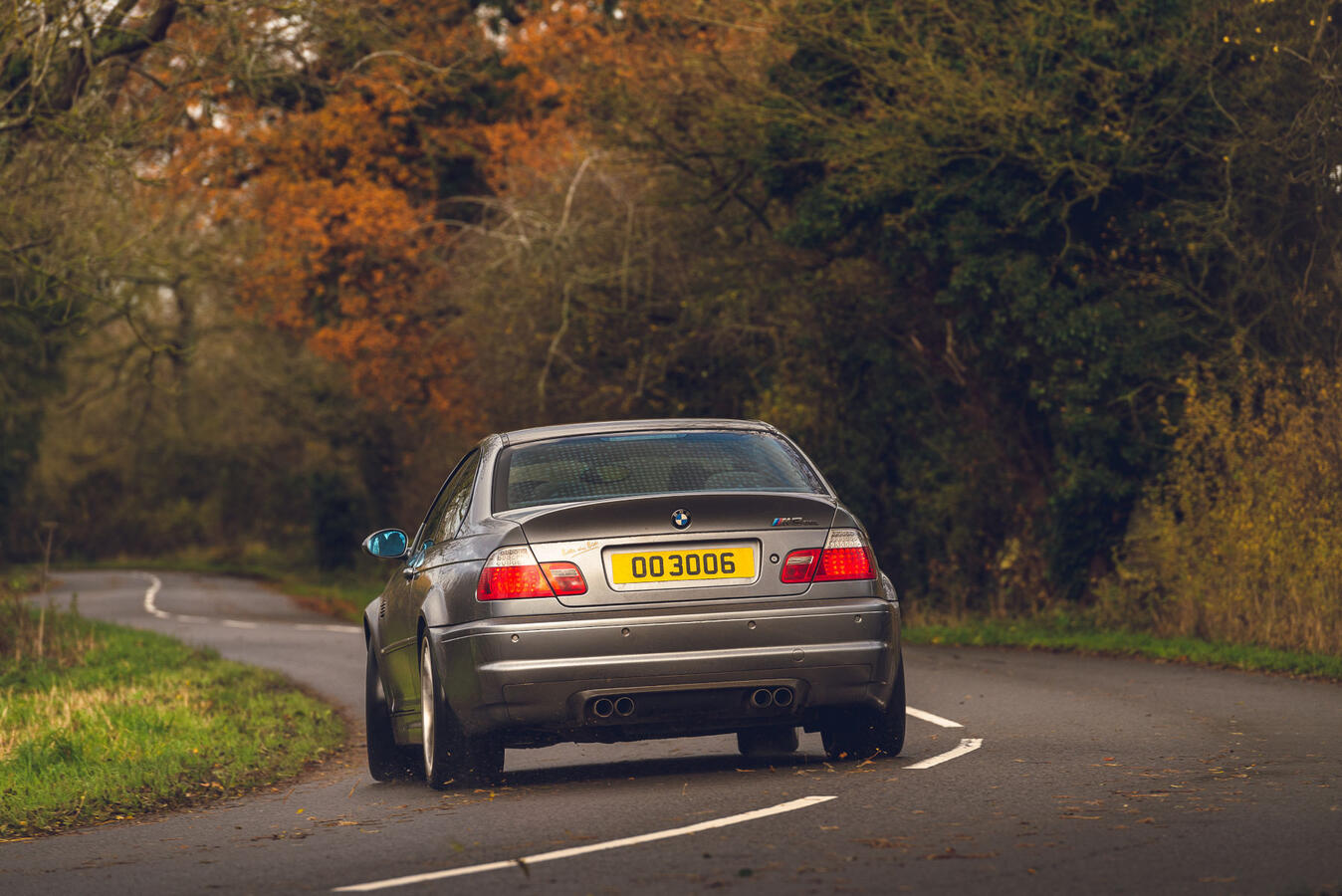 Click image for larger version

Name:	E46 M3 CSL MANUAL MODERN CLASSICS ©JORDAN BUTTERS-46 2.JPG
Views:	510
Size:	191.9 KB
ID:	79187