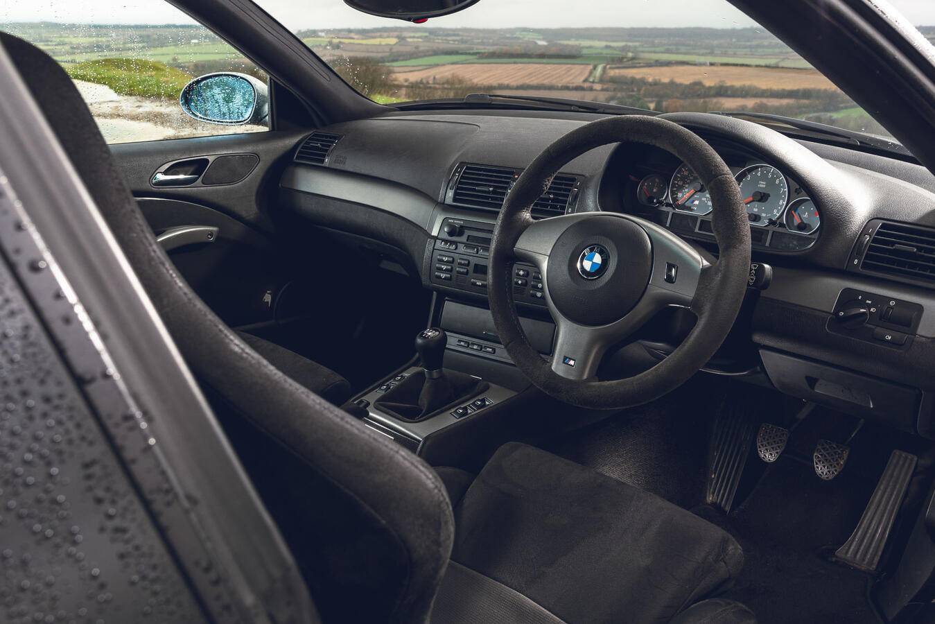 Click image for larger version

Name:	E46 M3 CSL MANUAL MODERN CLASSICS ©JORDAN BUTTERS-11.JPG
Views:	517
Size:	151.6 KB
ID:	79183