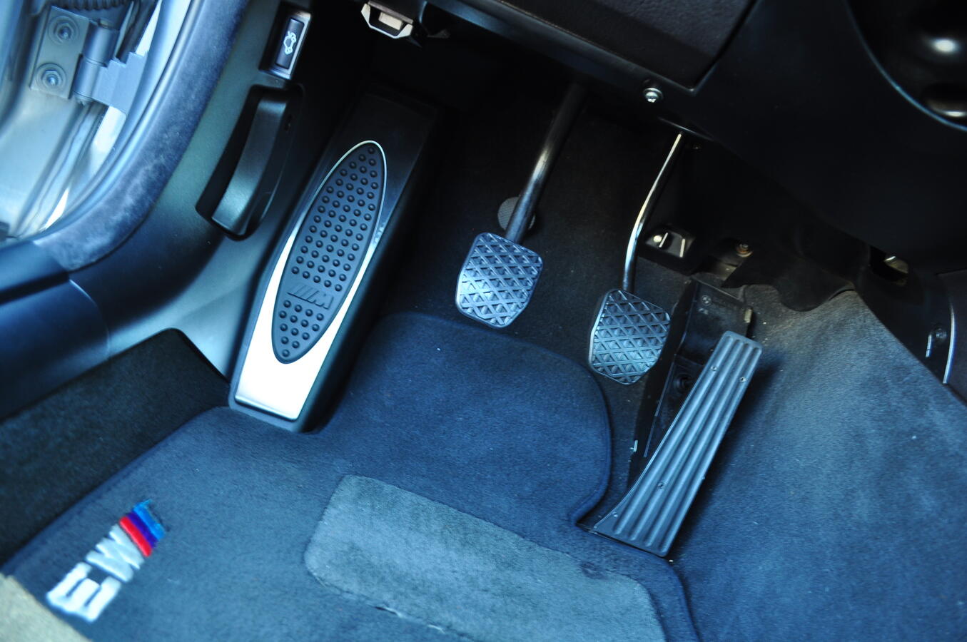 Click image for larger version

Name:	Silverginterior (19).JPG
Views:	749
Size:	141.3 KB
ID:	145758