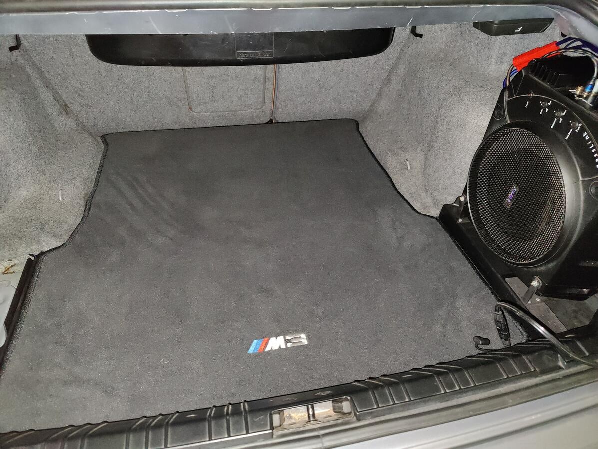 Bmw e46 best sale ski hatch subwoofer