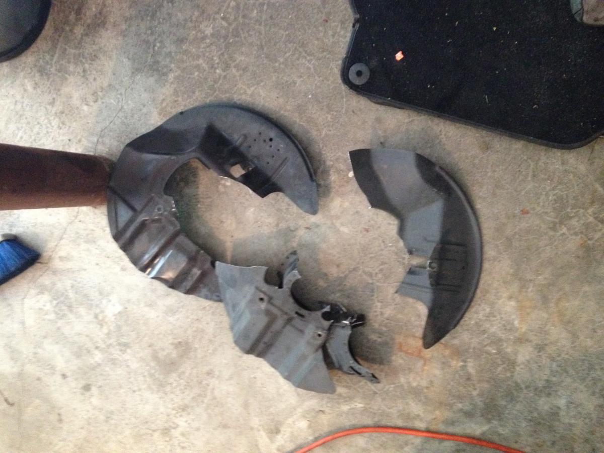 Click image for larger version

Name:	Brake splash guard removal.jpg
Views:	682
Size:	132.8 KB
ID:	162078