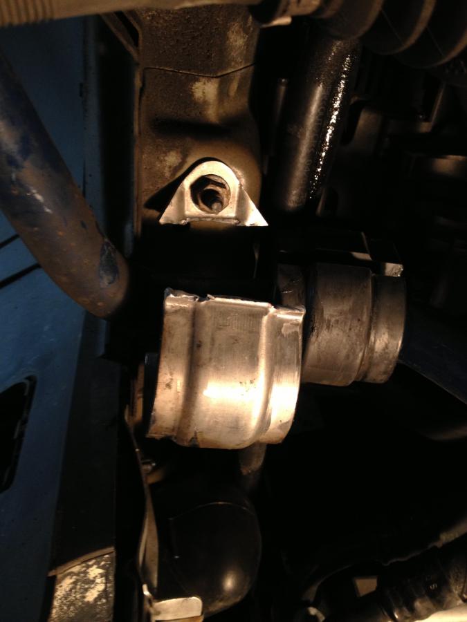 Click image for larger version

Name:	Broken swaybar mount.jpg
Views:	568
Size:	48.3 KB
ID:	164509
