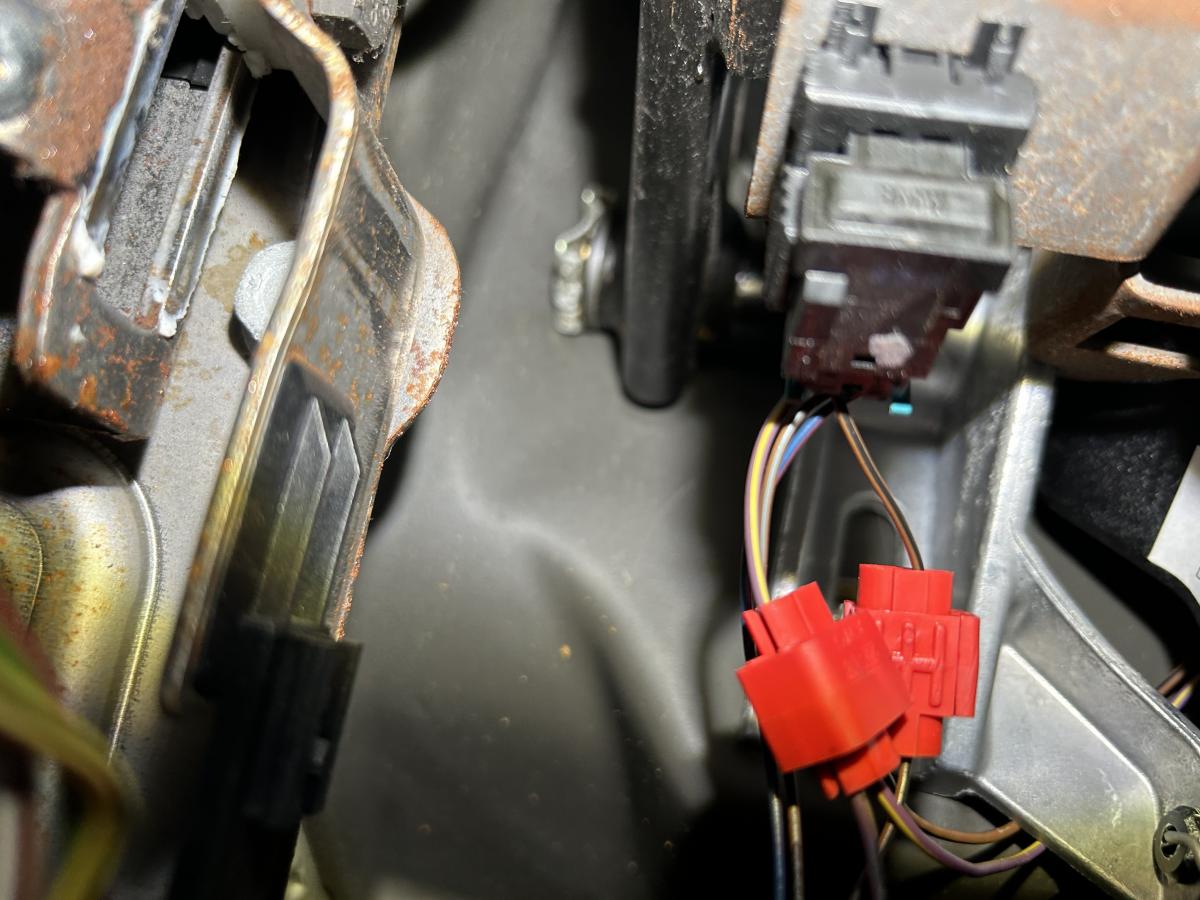 Click image for larger version

Name:	clutchSwitchWiring_2.jpg
Views:	1102
Size:	120.1 KB
ID:	236155