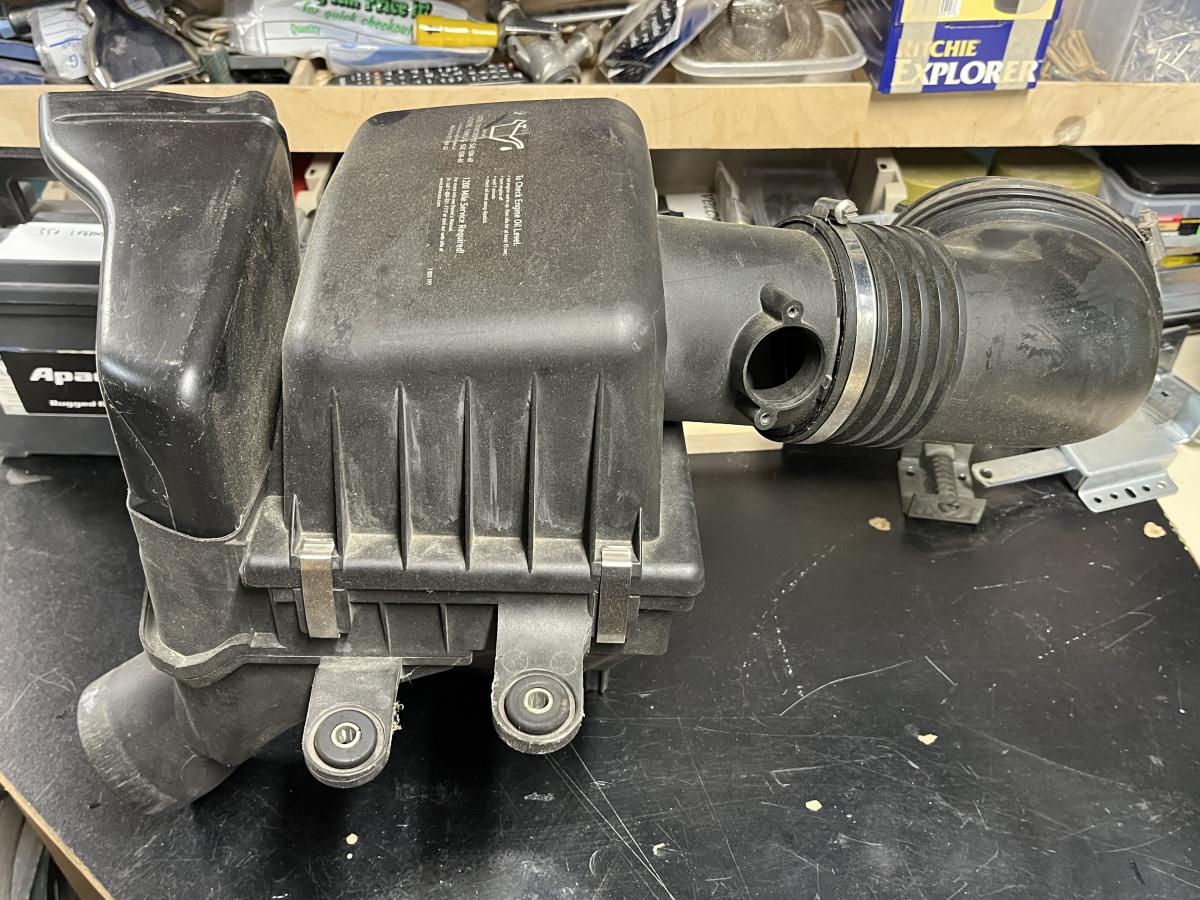 Click image for larger version

Name:	airbox.jpg
Views:	57
Size:	190.7 KB
ID:	327471