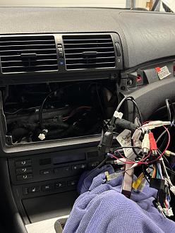 Click image for larger version  Name:	Old Radio.jpg Views:	2 Size:	107.2 KB ID:	357781