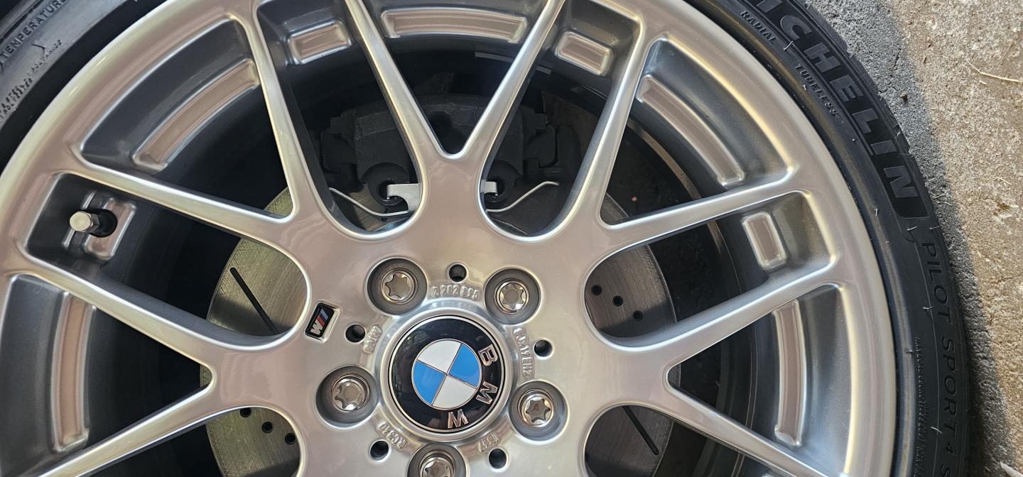 Click image for larger version

Name:	wheel.jpg
Views:	121
Size:	161.8 KB
ID:	368168